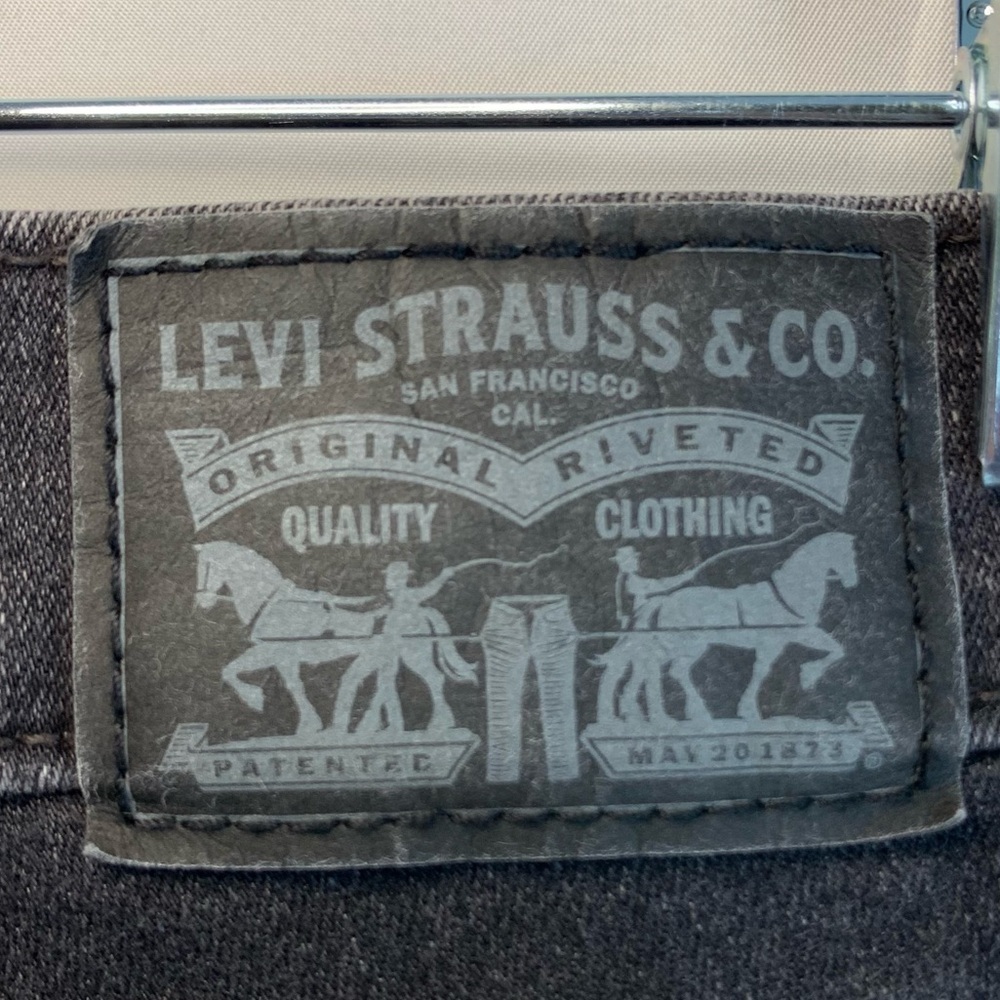Levi Strauss 311 Shaping Skinny Black Denim Jeans, size 33 - Picture 9 of 16